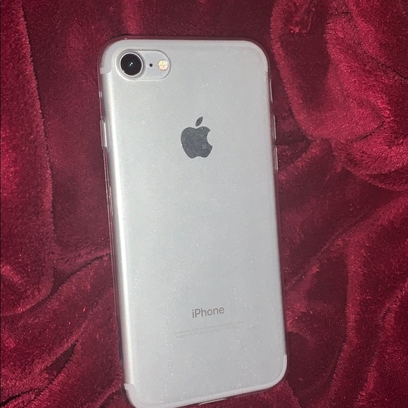 iPhone 7 - Picture 2 of 3